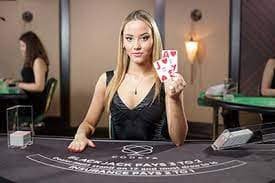 Bonus Harian untuk meja blackjack, roulette, dan baccarat Penawaran Bonus Harian untuk Live Casino
